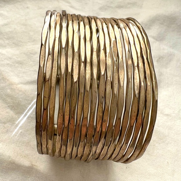 Jewelry - Vintage hammered band cuff bracelet